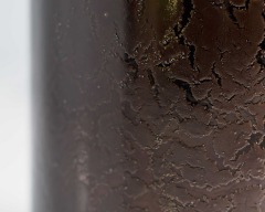 Bottle-varnishing-special-effect-crackle-detail